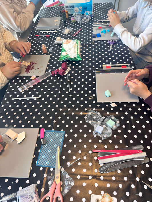 Workshop Ohrringe aus Polymer Ton (Fimo) KIDS Mittwoch 2. September 2026 14-17 Uhr