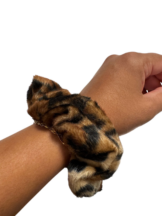 Scrunchie Leo